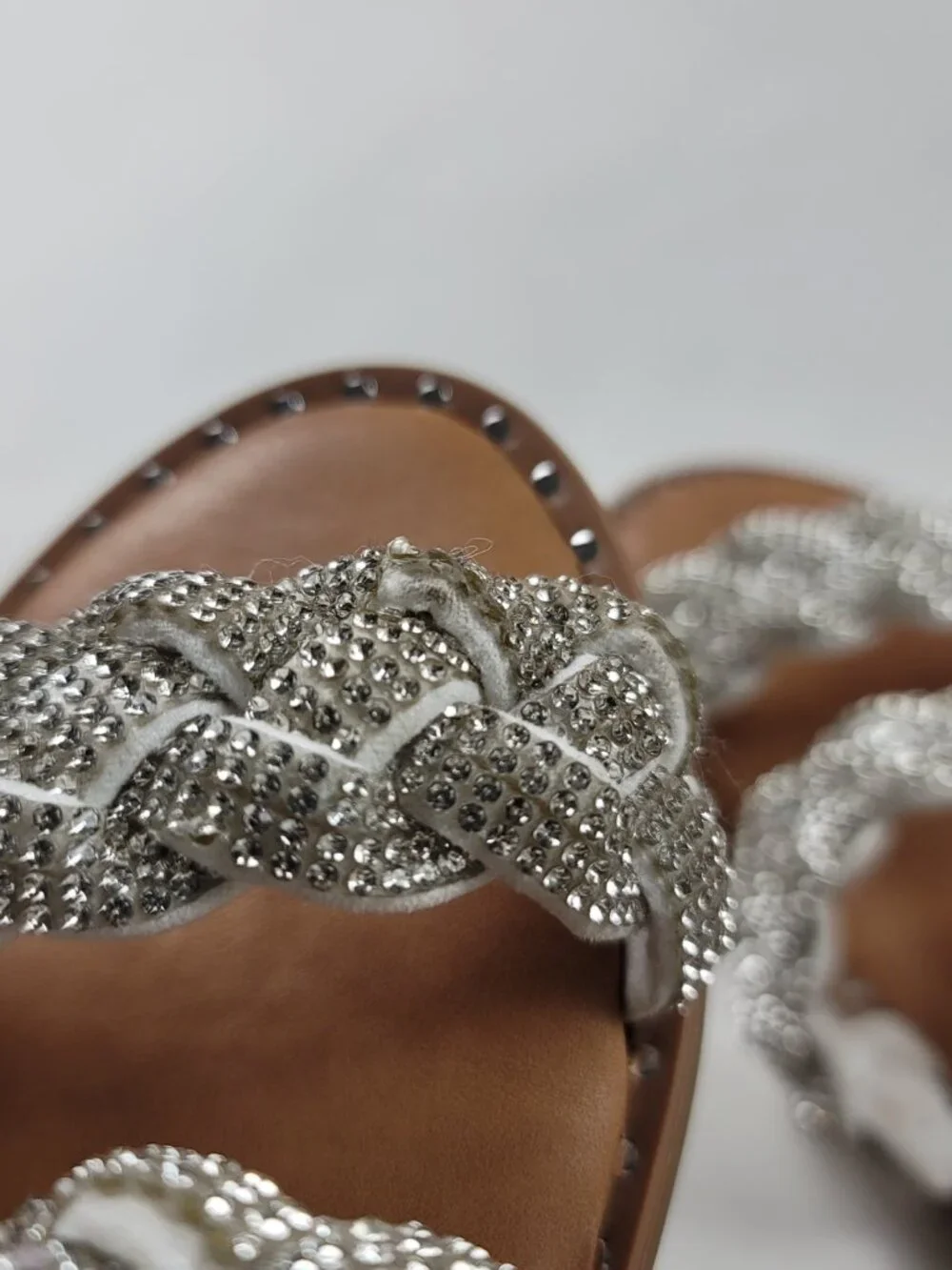 Tahari Rhinestone Braided Slide Sandals Girls Size 2 Tan Sparkly Dress Sandals